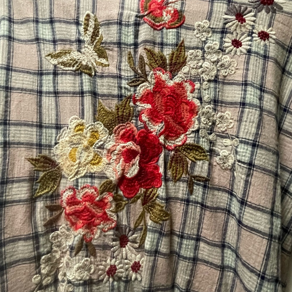 Johnny Was Button Down Shirt🌺🌸🌺🌸🌺